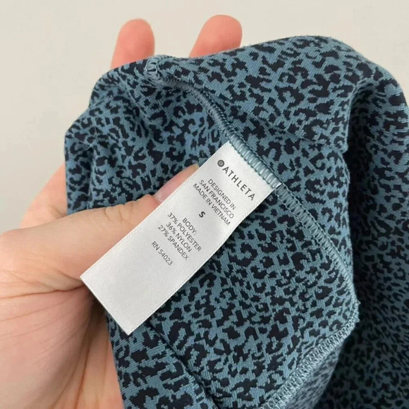 Athleta Salutation Stash II Textured 7/8 Tight Micro Cheetah Riviera Size Small - Picture 4 of 7